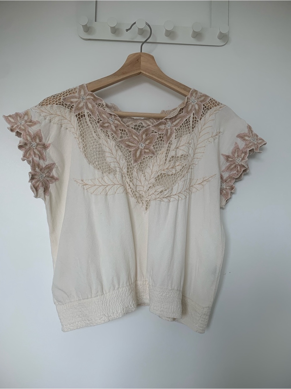 Vintage 90s Cottagecore Embroidered Floral Lace Blouse Cream